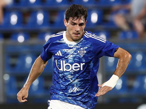 Ivan Azon Prioritaskan Valencia Meski Ada Tawaran Menggiurkan